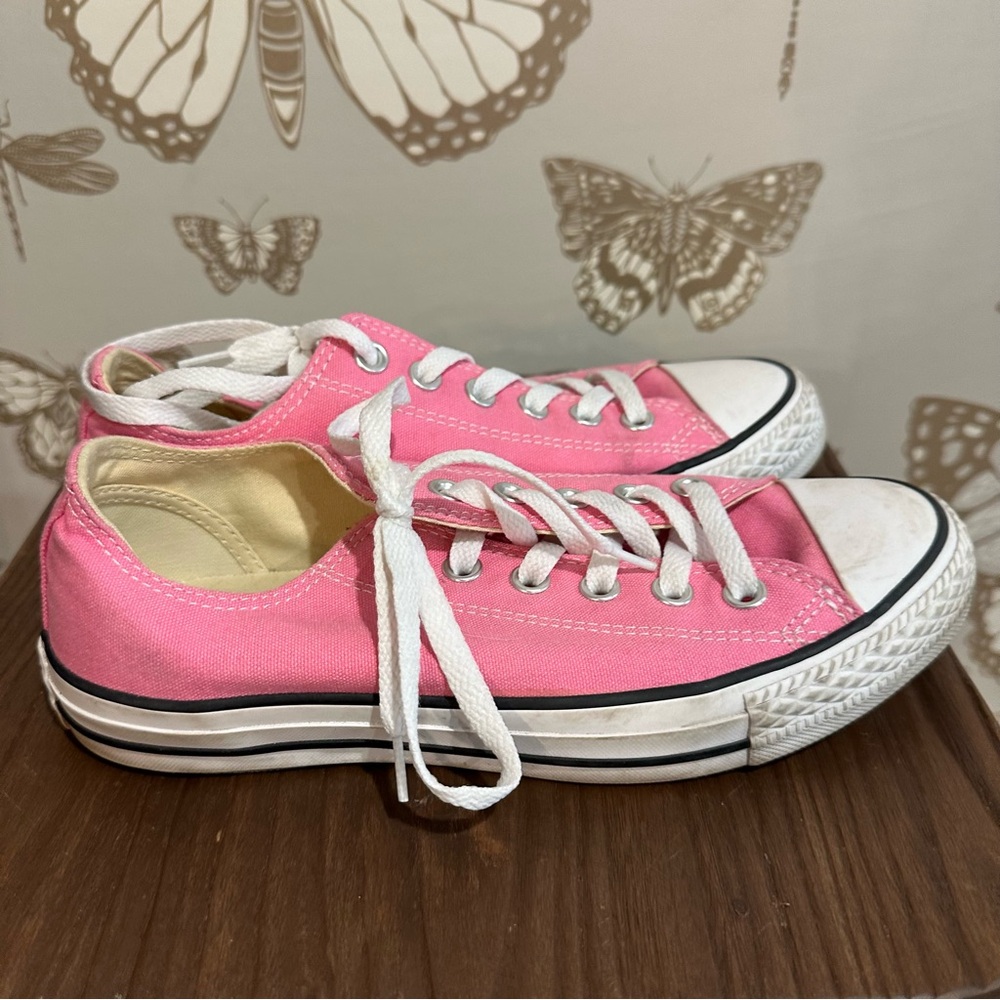 Pink Converse - Picture 5 of 8